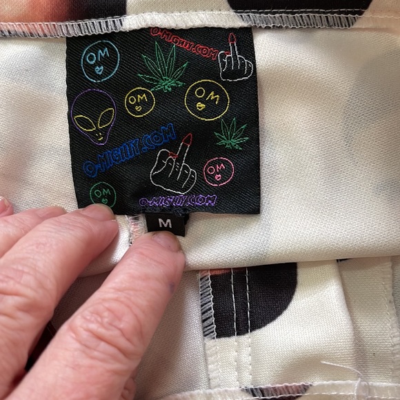 Drake head shorts by Mighty.com - Picture 3 of 7